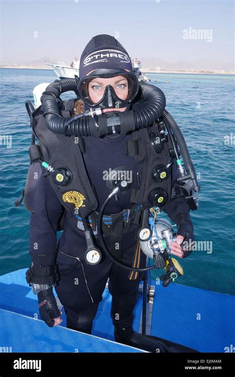 Rebreather diving hi-res stock photography and images - Alamy