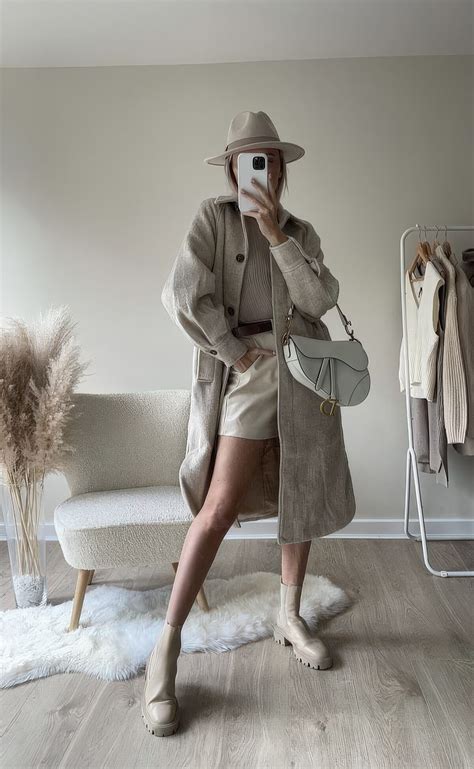 Nude Chelsea Boots Outfits For The Fall Styleoholic