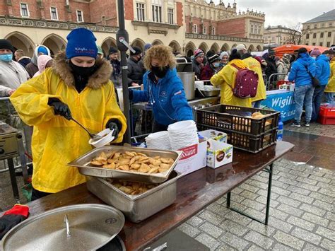 Boże Narodzenie 2023 17 grudnia wigilia dla bezdomnych na Rynku