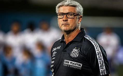 À Espera De Reforços Hellmann Começa Montagem Do Santos