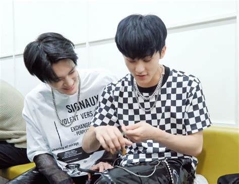 시즈니 Fㅏ워 l맛 Hot Sauce 음악방송 대기실 비하인드