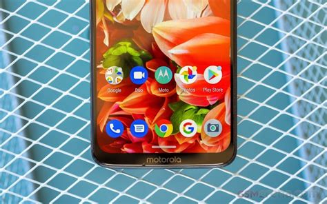 Motorola Moto G7 Review Design 360 Degree Spin