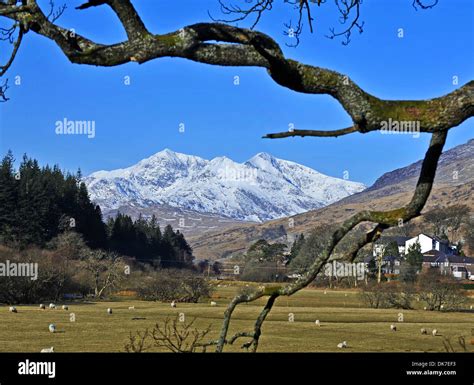 Snowdon, the highest mountain in Wales, Gwynedd, North Wales Stock ...