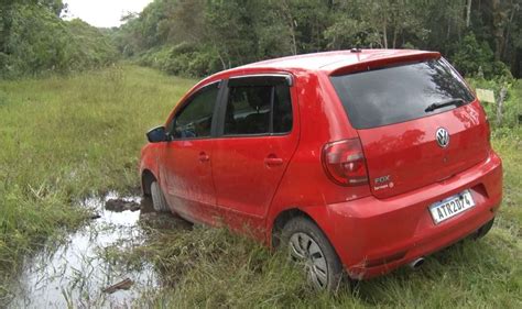 Dupla Acusada De Assaltar Motorista De Aplicativo Presa Pela Pm