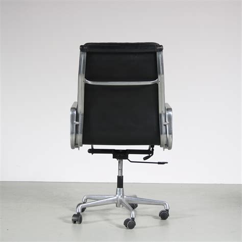 Vintage Ea Desk Chair In Aluminum And Leather By Charles Ray Eames