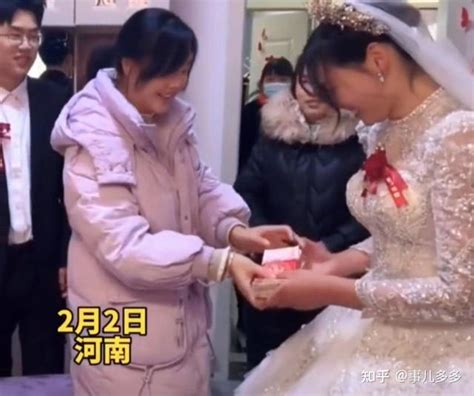 男子新婚当天，4个姐姐每人给弟媳2万，网友：姐到用时方恨少 知乎