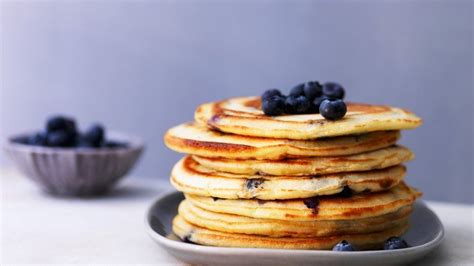 Buttermilch Pancakes Mit Blaubeeren Rezept Buttermilch Pancakes