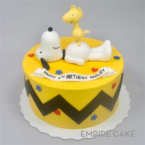 Snoopy And Woodstock Peanuts Empire Cake