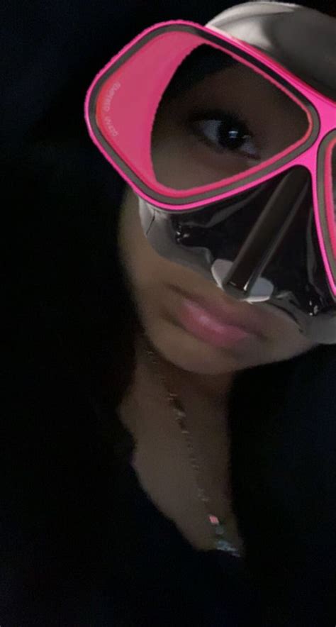 Pin By Kat On Photo Inspo Pretty Selfies Latina Makeup Looks Cute Selfie Ideas