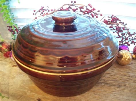 Vintage Marcrest Daisy Dot Brown Pottery 3 Quart Dutch Oven With Lid