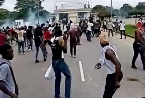 Côte d Ivoire Tensions sanglantes à l Université de Cocody