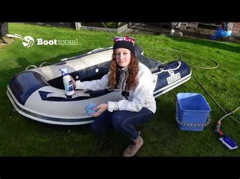 Rubberboot Pvc Of Hypalon Schoonmaken Met Shampoo En Wax Youtube