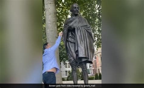 Tejashwi Yadav Found Dirt On Gandhi Statue In Uk And Reached For His