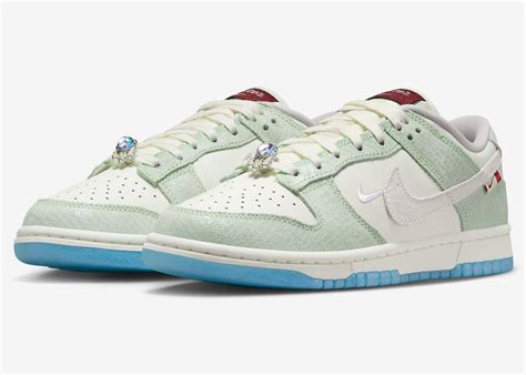 Nike Wmns Dunk Low Lx Year Of The Dragon Fz Sneaker Gps