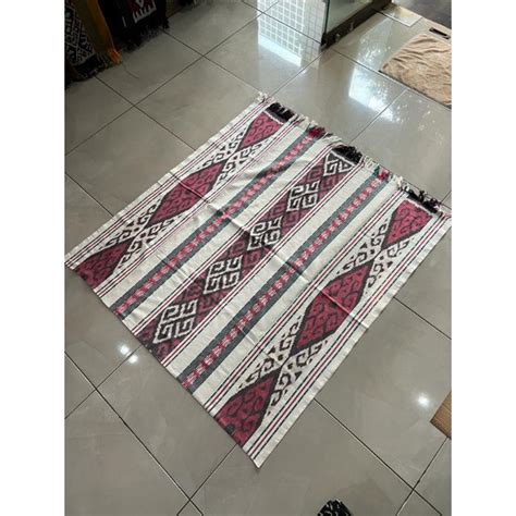 Jual Etnik Kain Dayak Putih Tulang Soft Marun Tenun Kalimantan Tenun