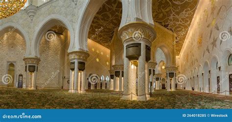 Interior of the Sheikh Zayed Grand Mosque Editorial Image - Image of ...