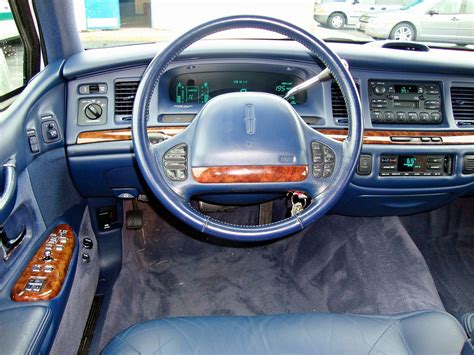 1995 Lincoln Town Car - Interior Pictures - CarGurus