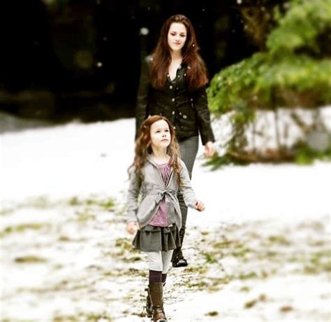 Pin By Shannon Hagan On Breaking Dawn Part 2 Twilight Renesmee