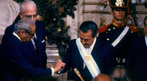 Aquel 10 De Diciembre De 1983 Cuando Juró Alfonsín Y Volvió La Democracia