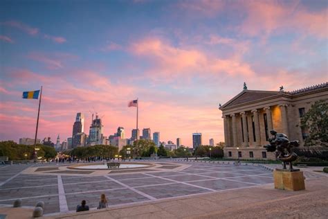 Premium Photo | Beautiful philadelphia skyline at sunset