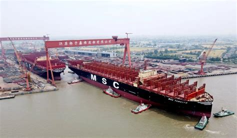 扬子鑫福造船交付24000teu集装箱船“msc Michel Cappellini” 龙de船人