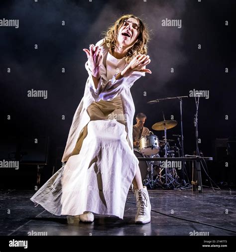 Pj Harvey On Stage Hi Res Stock Photography And Images Alamy