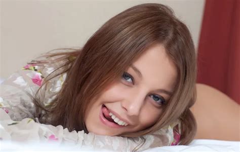 Wallpaper Ass Girl Smile Tongue Bed Blouse Nikia A For Mobile And