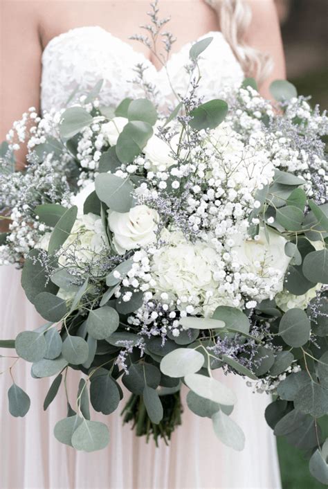 Beliebte Hochzeitsblumen für Brautstrauß und Deko Wann blüht was