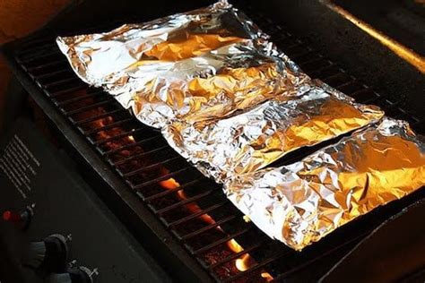 Cooking in Foil Packets Gets Everyone Out of the Kitchen