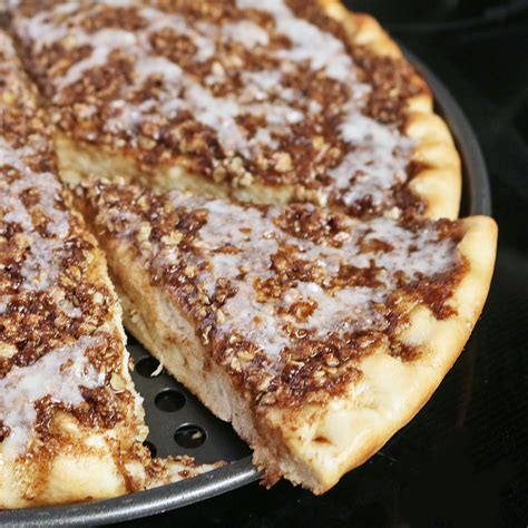 Cinnamon Roll Pizza