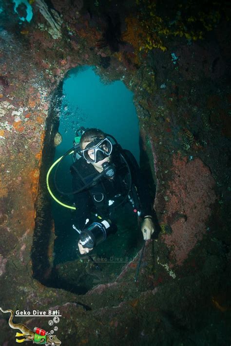 Scuba Dive The Usat Uss Liberty Shipwreck In Tulamben Bali