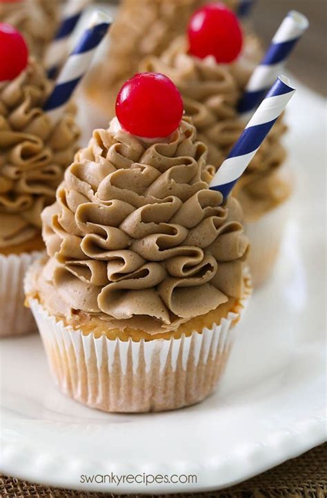 Tasty Root Beer Float Cupcakes | Swanky Recipes