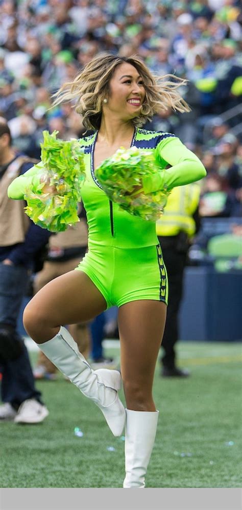 Pin By Tyler Tornado On Hottest Cheerleaders Hot Cheerleaders Fashion Style