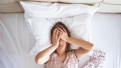 7 Key Signs Youre Sleep Deprived And How To Fix It — Advice From An