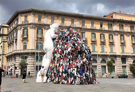 La Venere Degli Stracci Torna In Piazza Napoli Vistanet It