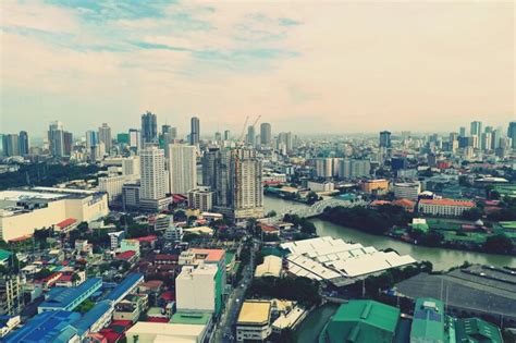Premium Photo Glimpse Of Manila Skyline