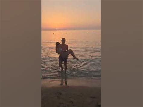 А дочка уже выросла - YouTube