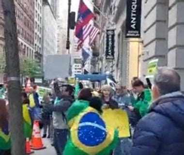 Ministros do STF são hostilizados por manifestantes bolsonaristas em NY