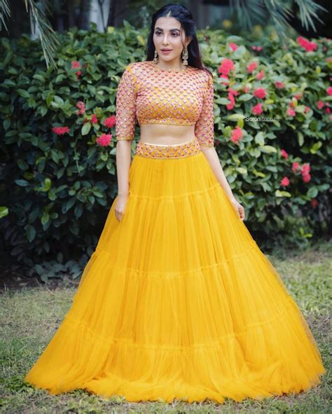 Parvati Nair Enchanting Traditional Outfits And Looks K4 Fashion