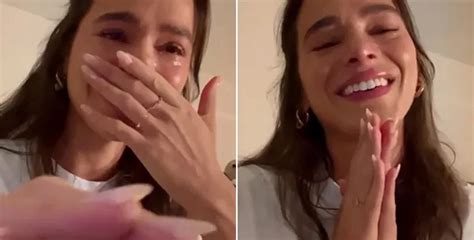 Bruna Marquezine Chora Ao Receber Convite Para Besouro Azul Da DC