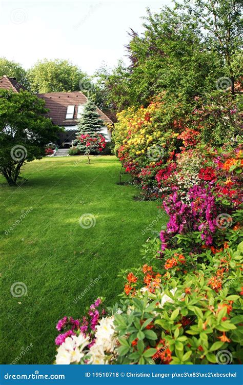 House With Flower Garden Royalty Free Stock Photos - Image: 19510718