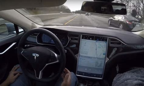 In A Bizarre Incident Tesla Driver Killed In A Fatal Crash While Using