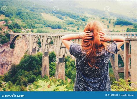 Paisaje De La Monta A Montenegro Puente En Las Monta As Uno Del Arco