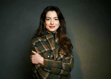 Anne Hathaway Brasil • FANSITE on Twitter: "Anne Hathaway em portraits ...