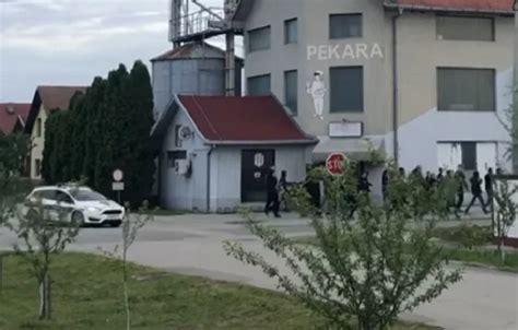 NAKON INCIDENTA U BOROVU Policija Privela 14 Osoba Koji Su Skandirali