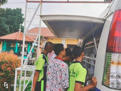 Dpad Mobil Perpustakaan Keliling Kunjungi Lp Anak Dan Berikan