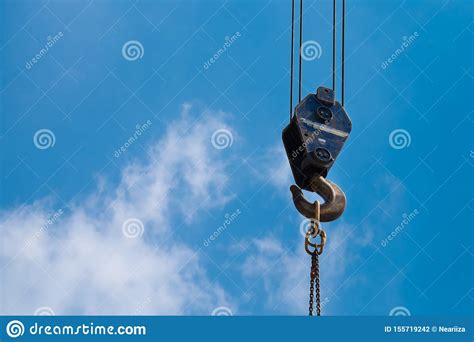 Crane Hook Que Levanta Para La Construcci N En El Cielo Azul El Gancho