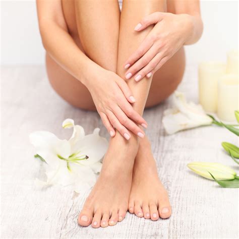 Essential Oils On Feet Use The Vita Flex Method To Relieve Aches