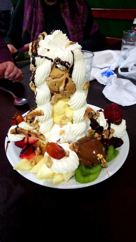 Presencien el postre que sopapea a todos los postres, el lugar se llama