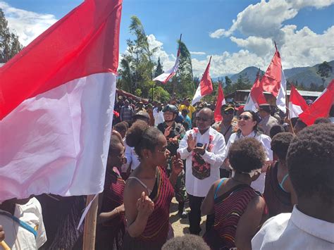 Ribuan Bendera Merah Putih Berkibar Gagah Di Kabupaten Lanny Jaya